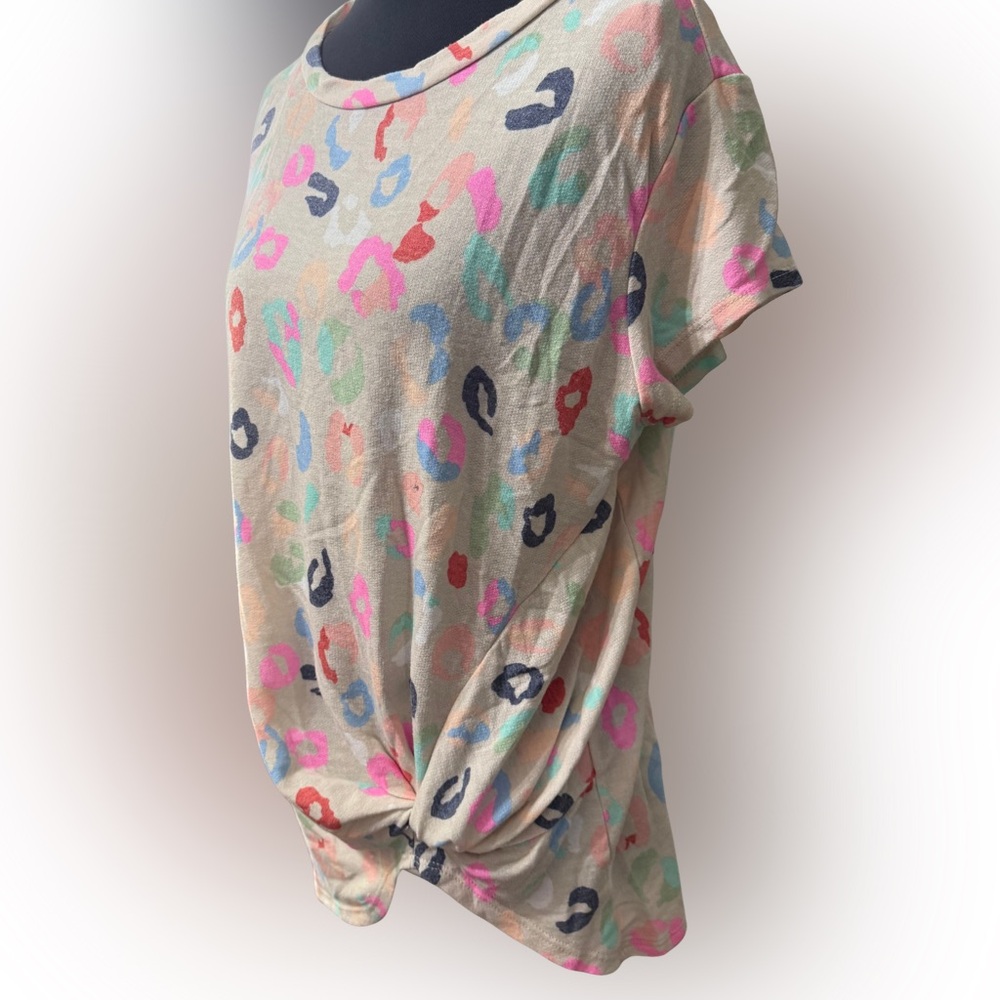 Hummingbird Multicolor Abstract Animal Print Top Size Medium Twist Hem‎